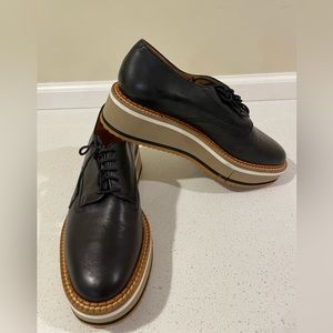 Robert Clergerie Berlin 3 Platform Oxford minor dog bite on heel see pics.
